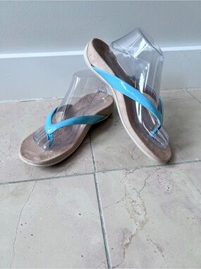 Vionic Dillion Women’s Size 9 Bright Blue Thong Sandals Lightweight Comfortable